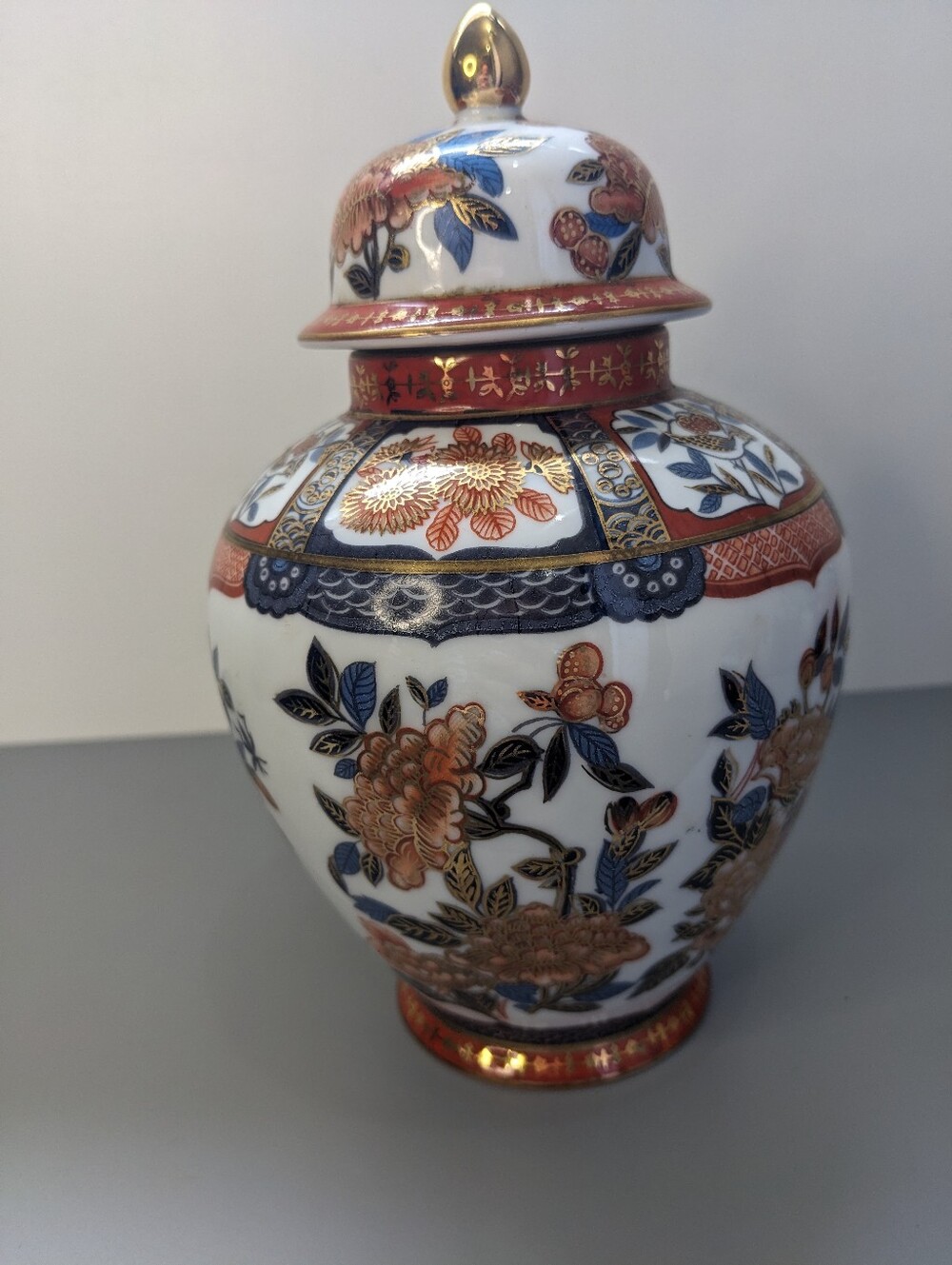 Vintage Saji Japan Imari Style Porcelain Ginger Jar 1970s Gold Floral
